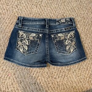 Miss Me Women Denim Shorts Dark Wash Floral Embroidered Embellished Festival 26